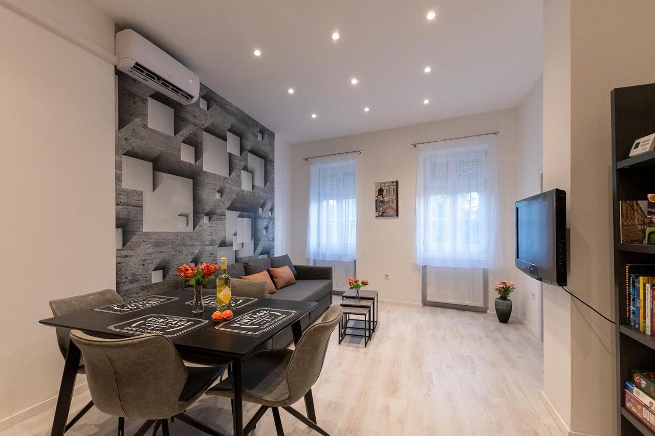 Flora Lak Apartment Sopron Luaran gambar