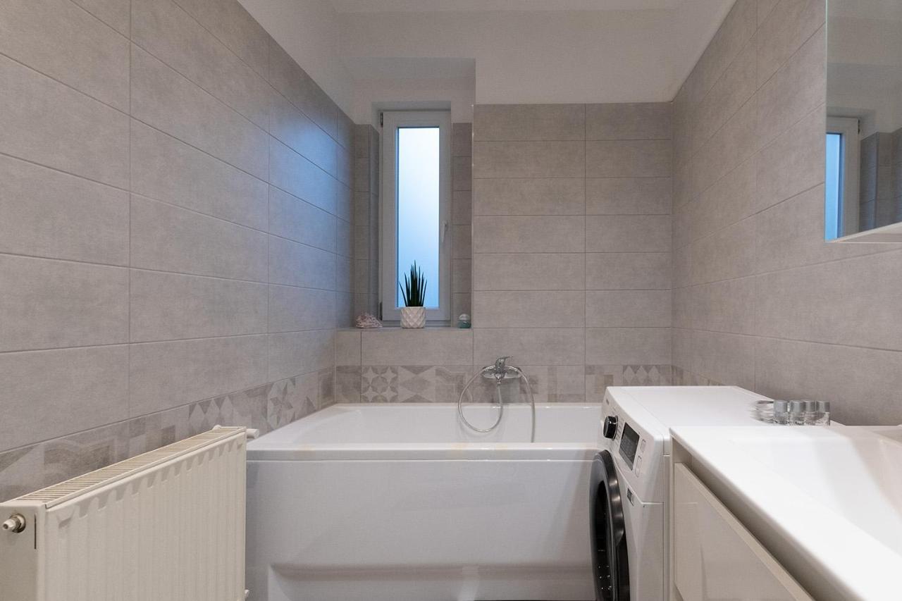 Flora Lak Apartment Sopron Luaran gambar
