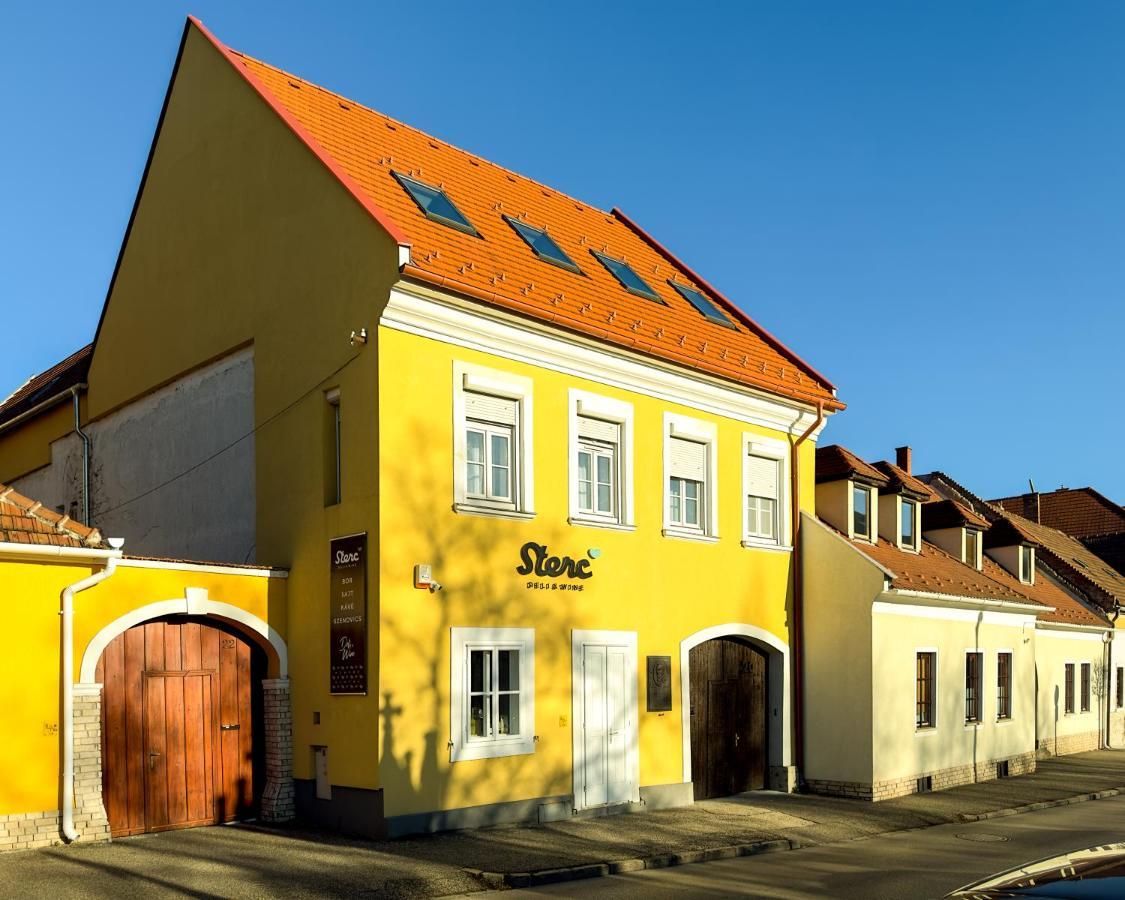 Flora Lak Apartment Sopron Luaran gambar